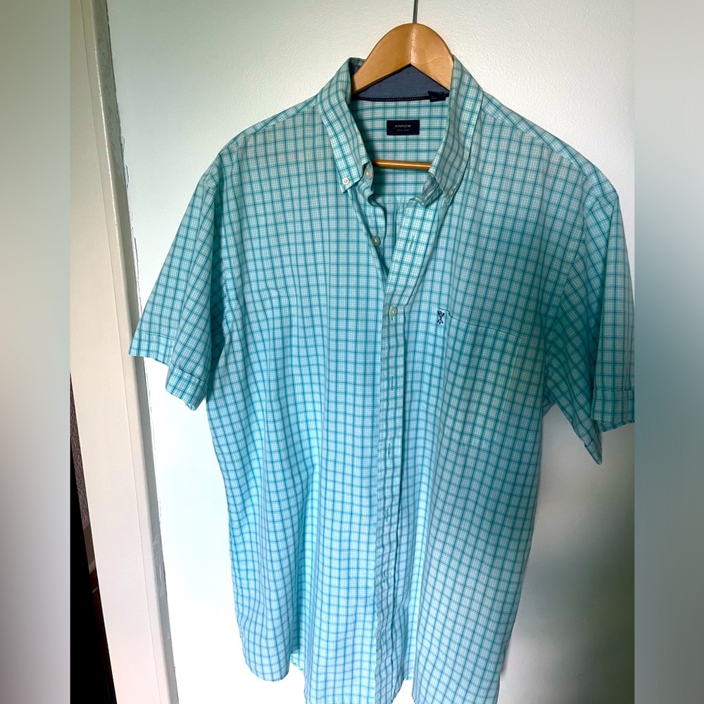 Men’s XLT short sleeve aqua button down shirt
